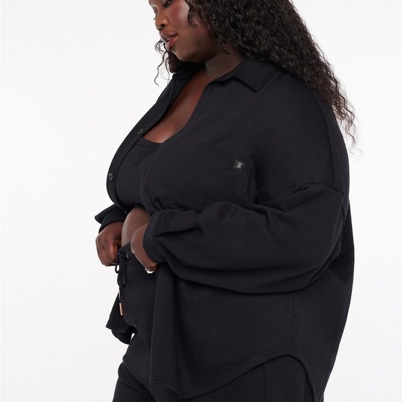 Savage X Fenty $85 Essential Oversized Button-Up Shirt Comfy M P2P 24-26” - Picture 4 of 14